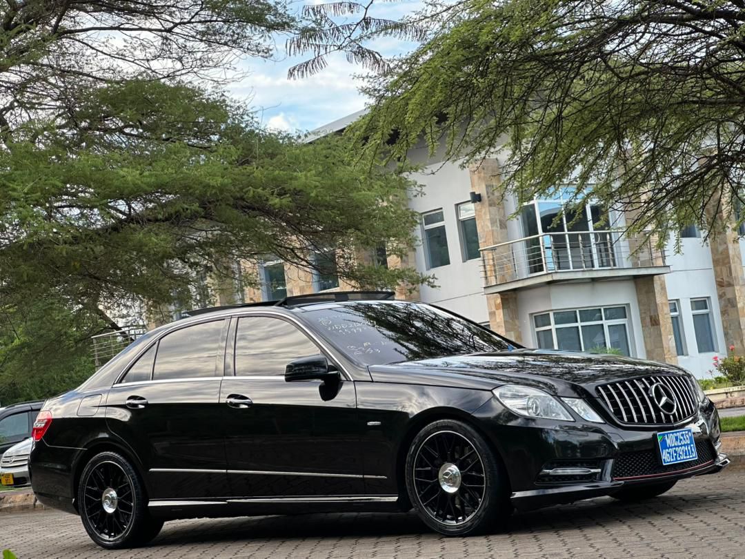 MERCEDES BENZ E-CLASS